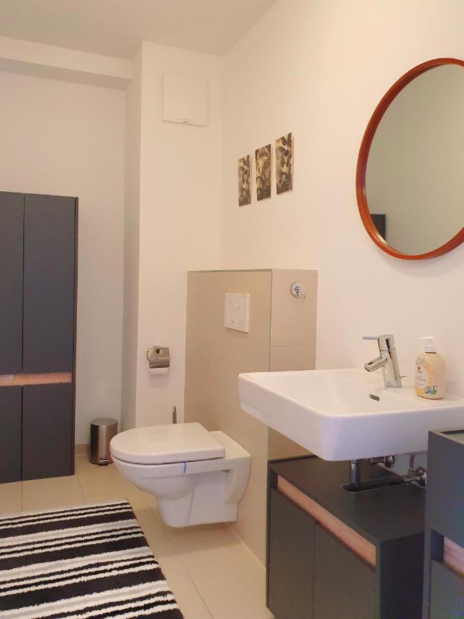 Near Lake Two Bedroom Duplex Appartamento *