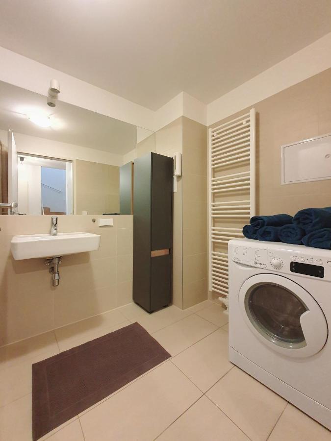 Near Lake Two Bedroom Duplex Viena